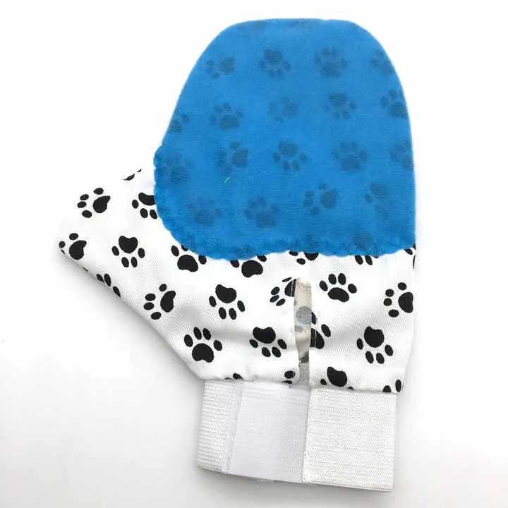 glove . قفاز
