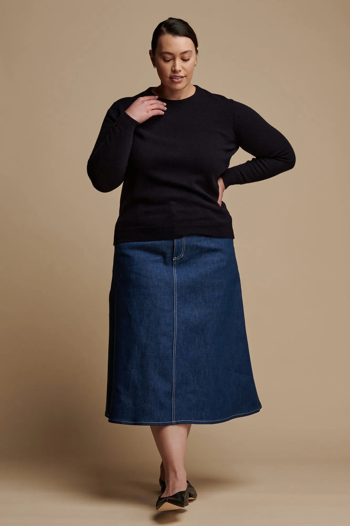 Women's Lambswool Crew Neck - Navy